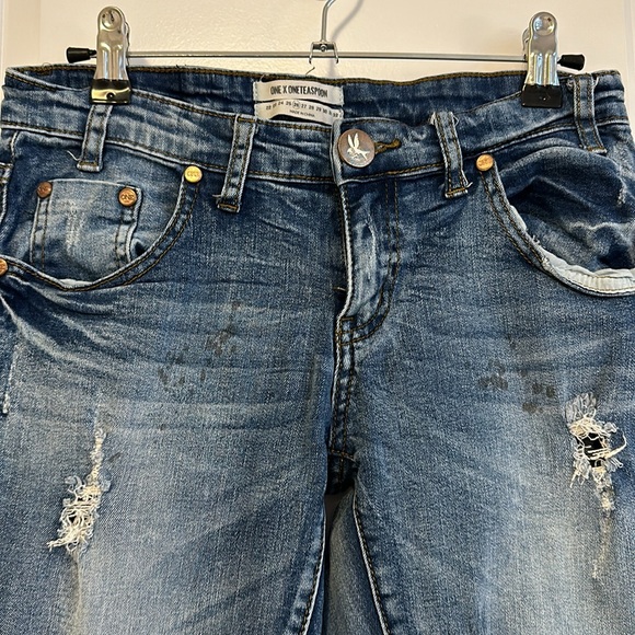ARITZIA - one teaspoon - distressed jeans - size 26 - Picture 2 of 4